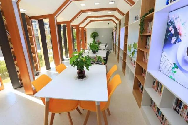 毕业季来了，一起来海湾拍出超好看的毕业照吧休闲区蓝鸢梦想 - Www.slyday.coM