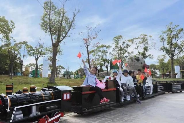 毕业季来了，一起来海湾拍出超好看的毕业照吧休闲区蓝鸢梦想 - Www.slyday.coM