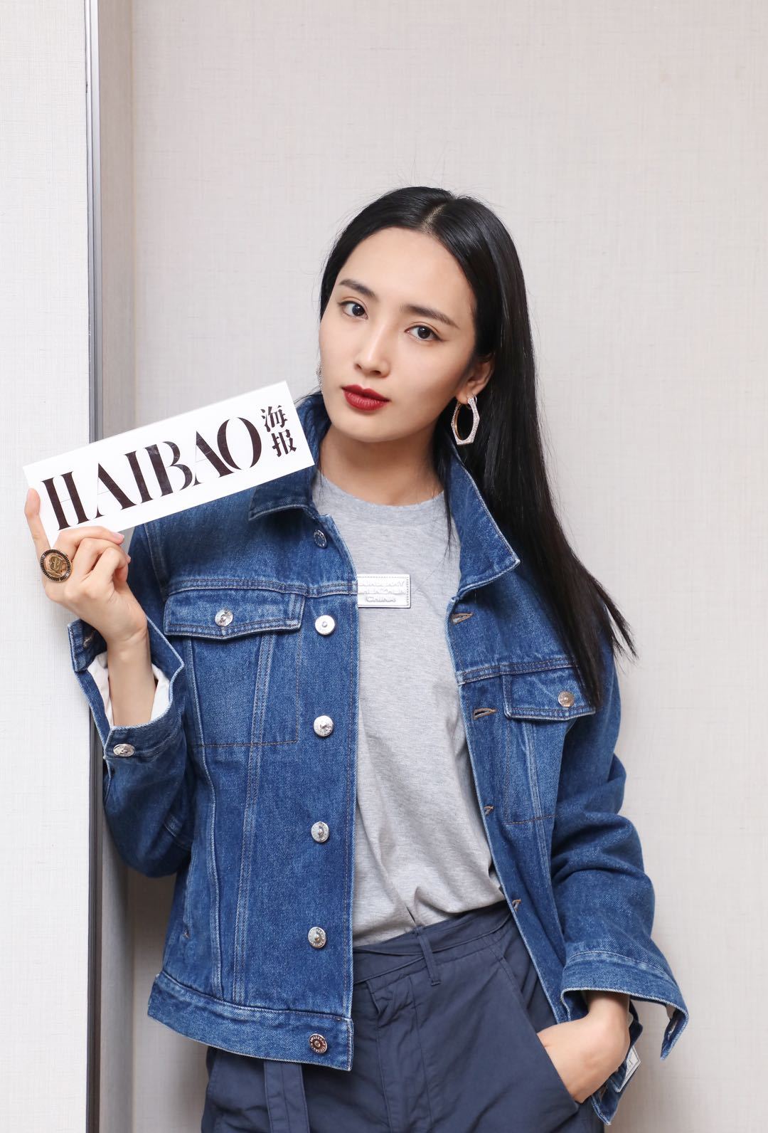 她是少年班里的校园女神江依琳