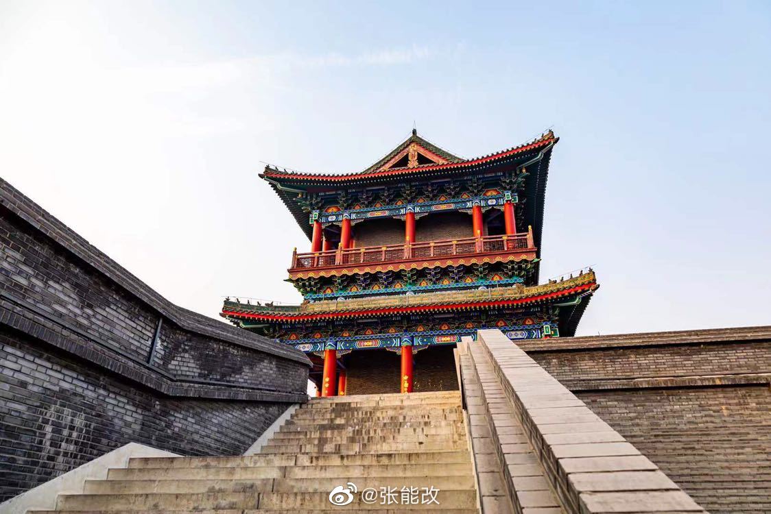 "中国汾酒城"建立之初就确定了"品牌共享,集中发展,统一管理,创优环境