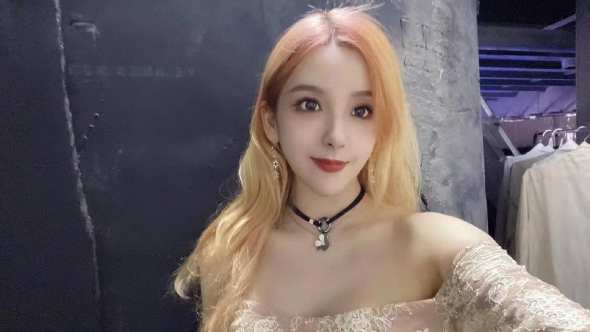 lpl有三美余霜知性rita优雅我却只服小钰犹如童话里的公主