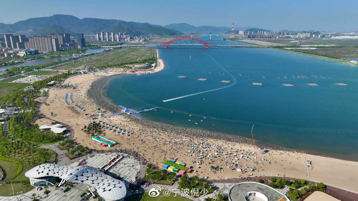 北仑梅山湾万人拥抱那片海