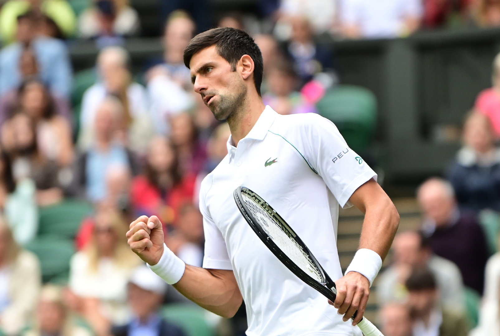 德约科维奇在一场2018温网决赛重演中上演久违的直落三盘