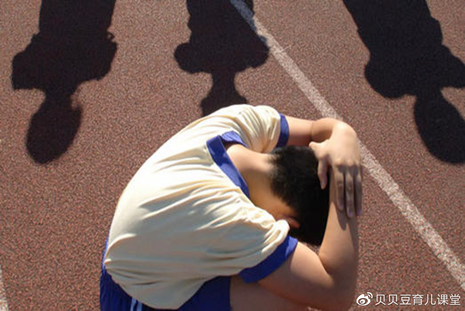 12岁女孩被围殴,实施霸凌孩子背后,藏着"种下阴暗之果"的父母