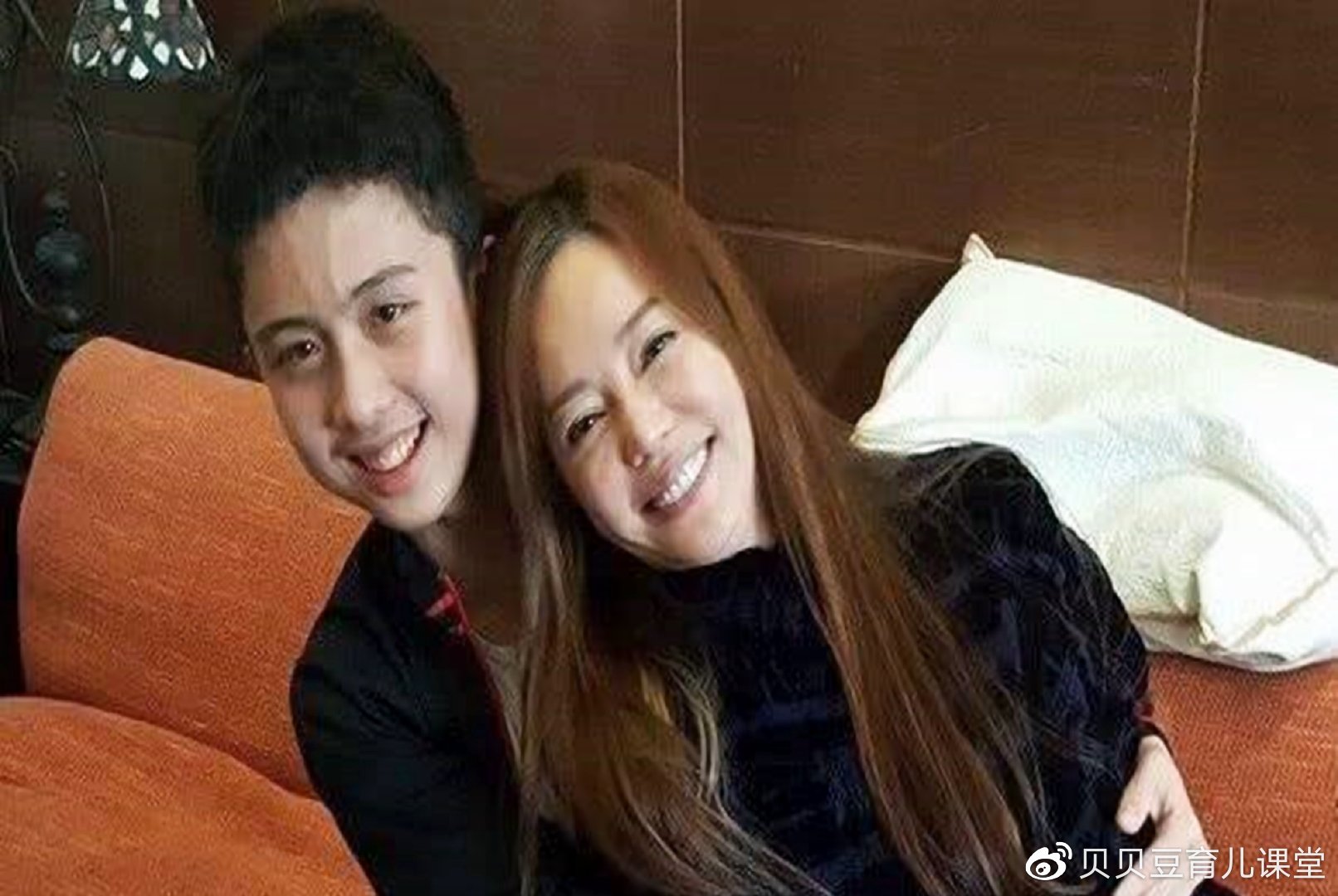 儿子到这个年纪,妈妈就要"退出"了,事事干预会养成"妈宝男"|丁然|儿子