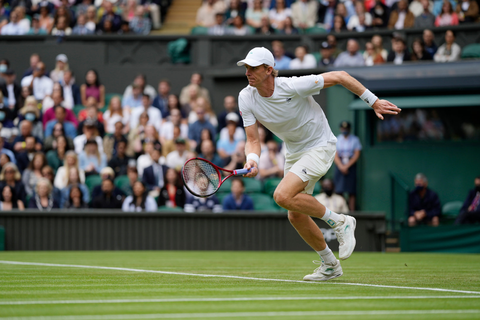 德约科维奇在一场2018温网决赛重演中上演久违的直落三盘