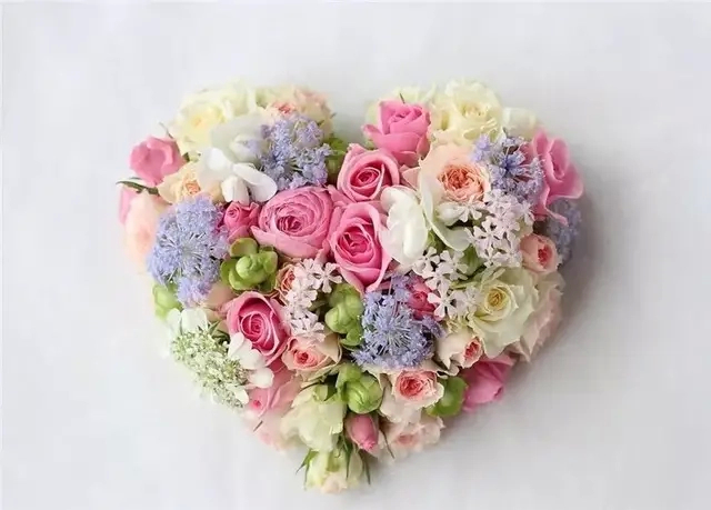 只有用世界上最美丽的鲜花才拼出最真挚的爱心!_高清图集_新浪网