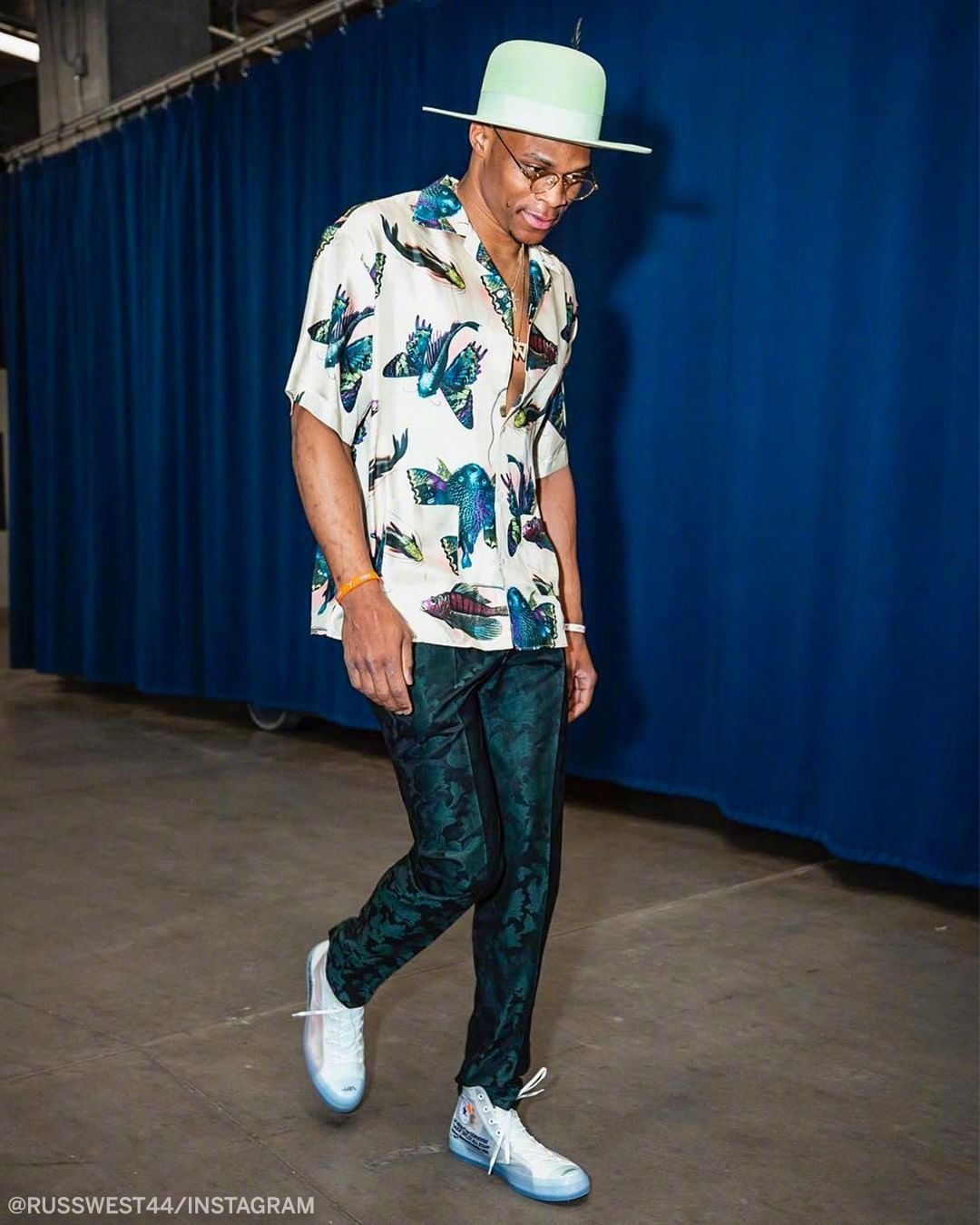 威少私服穿搭图集!他也算是公认的潮男了!