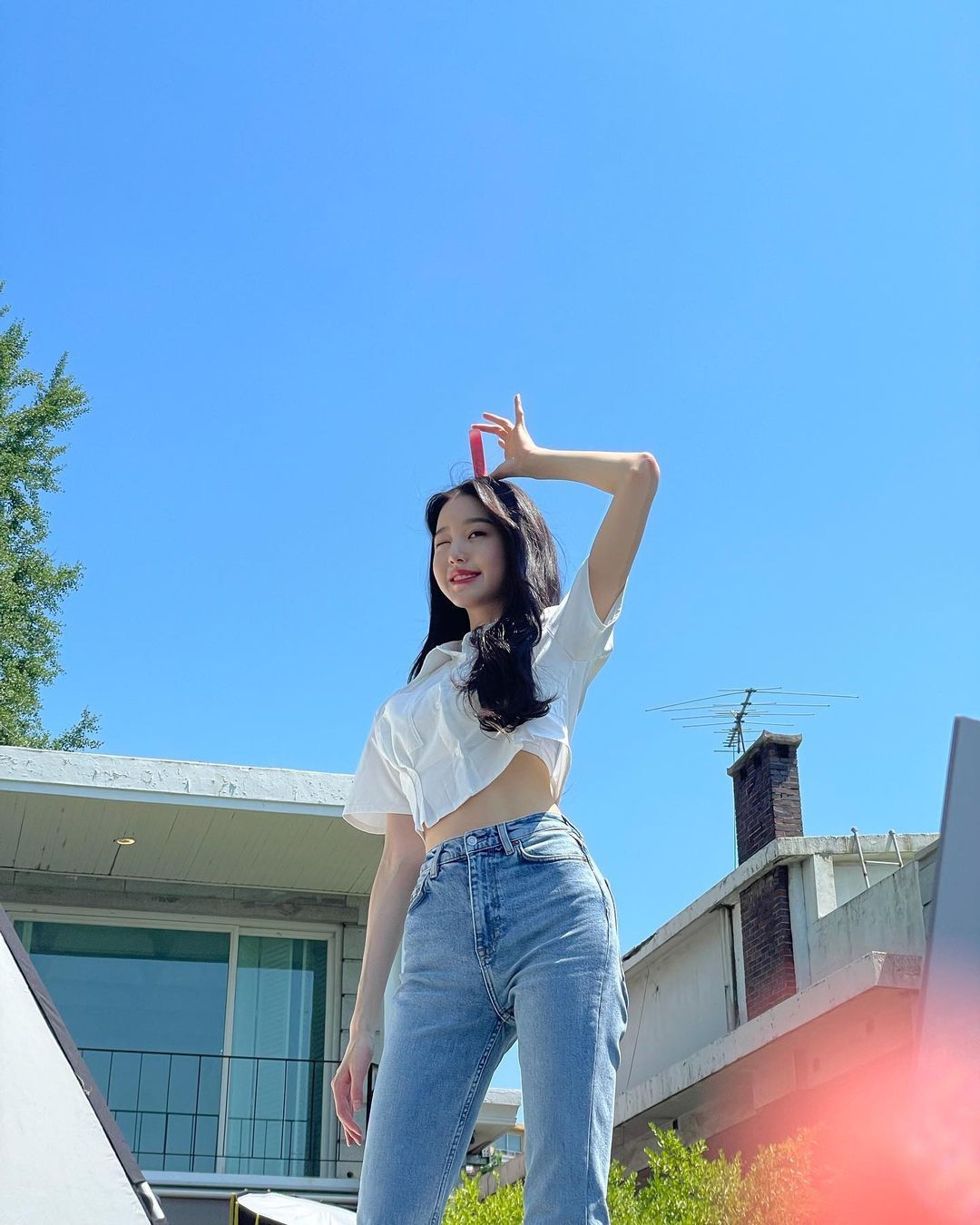 这腰,这细胳膊细腿儿,太瘦了. cr logo