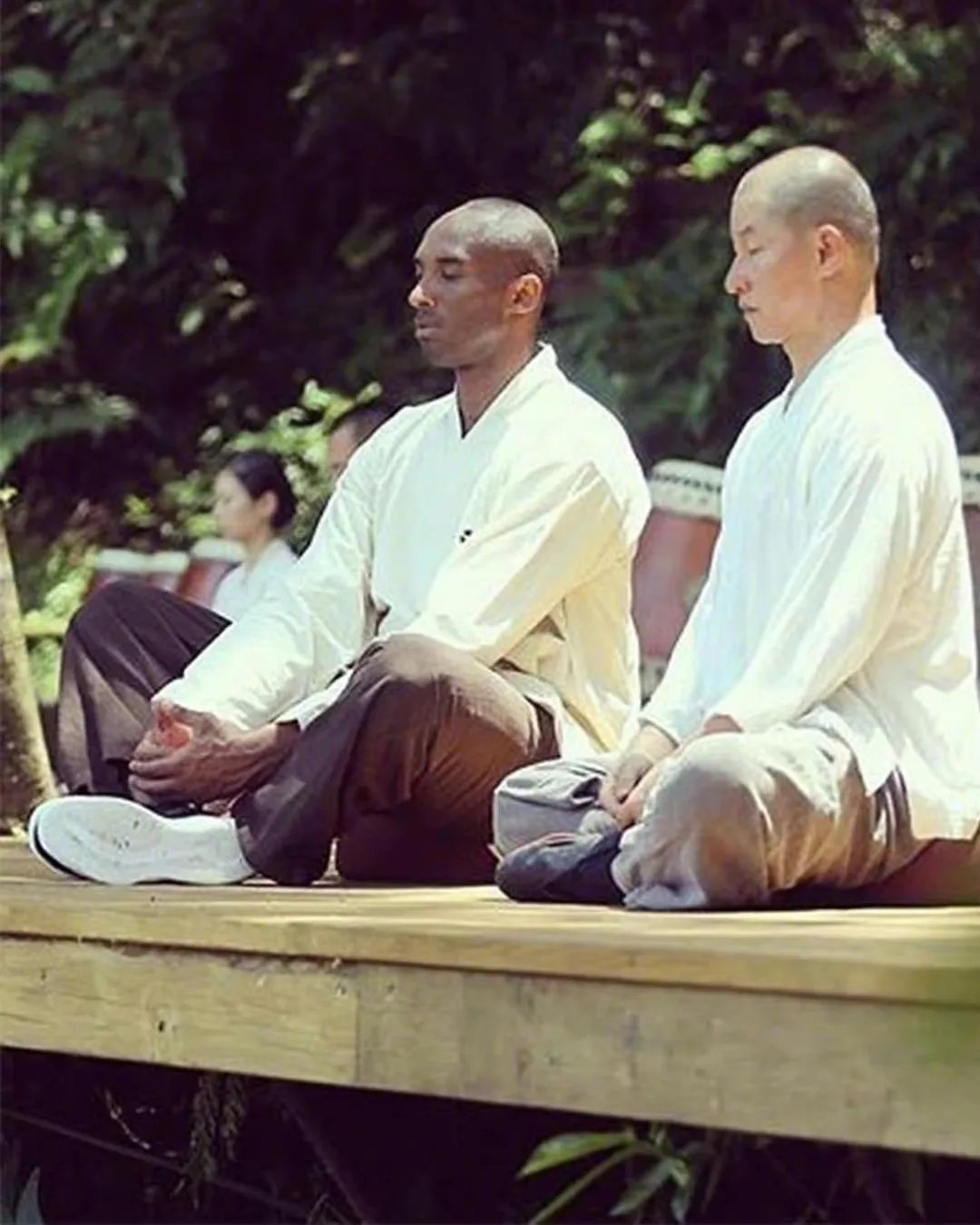 科比打坐静修的照片