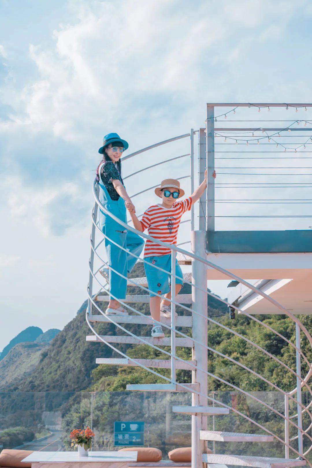 【特惠民宿】够野够网红！这个悬崖民宿，去100次也不够休闲区蓝鸢梦想 - Www.slyday.coM