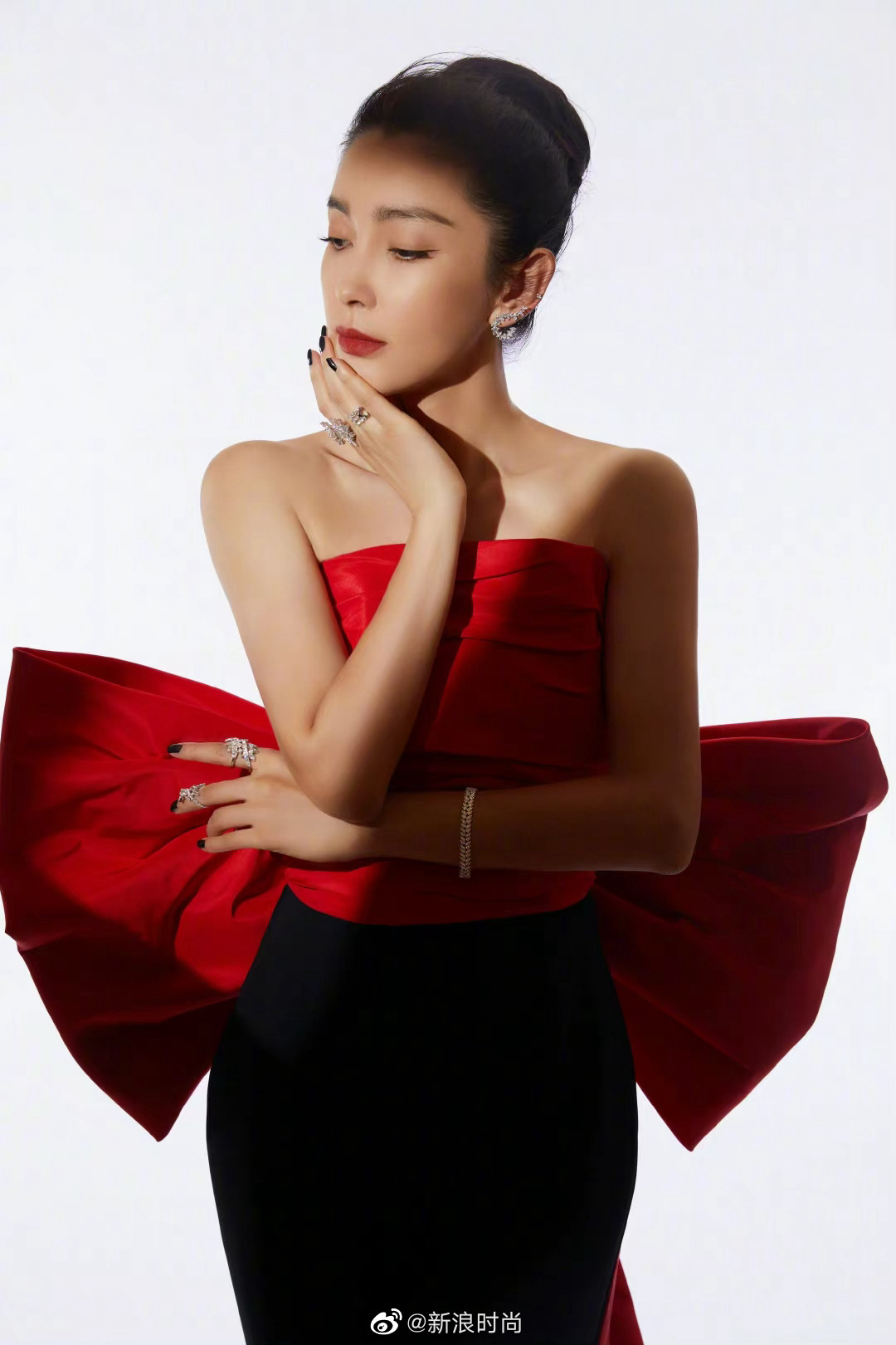 女明星红毯造型__财经头条