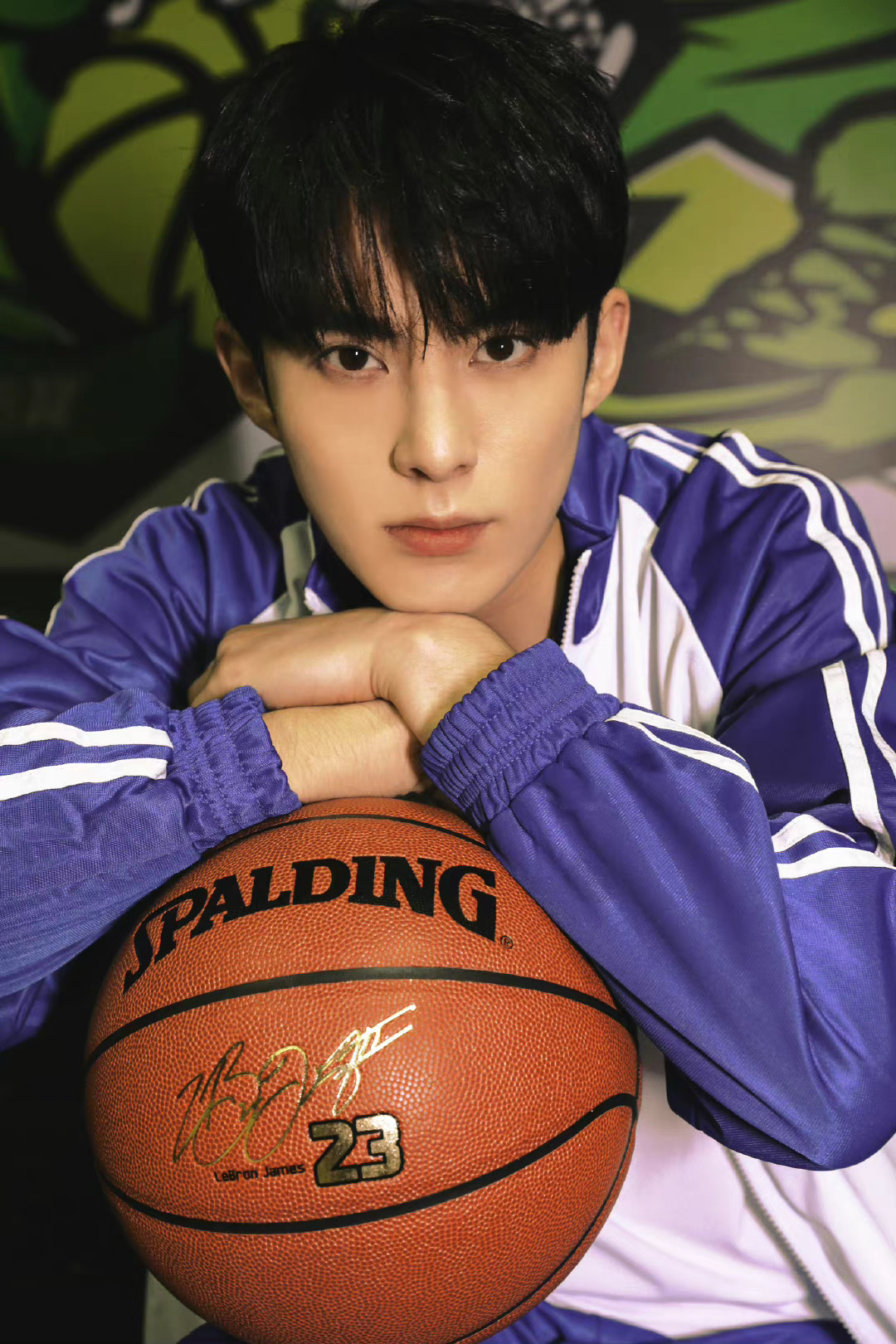 王鹤棣 校服写真__财经头条