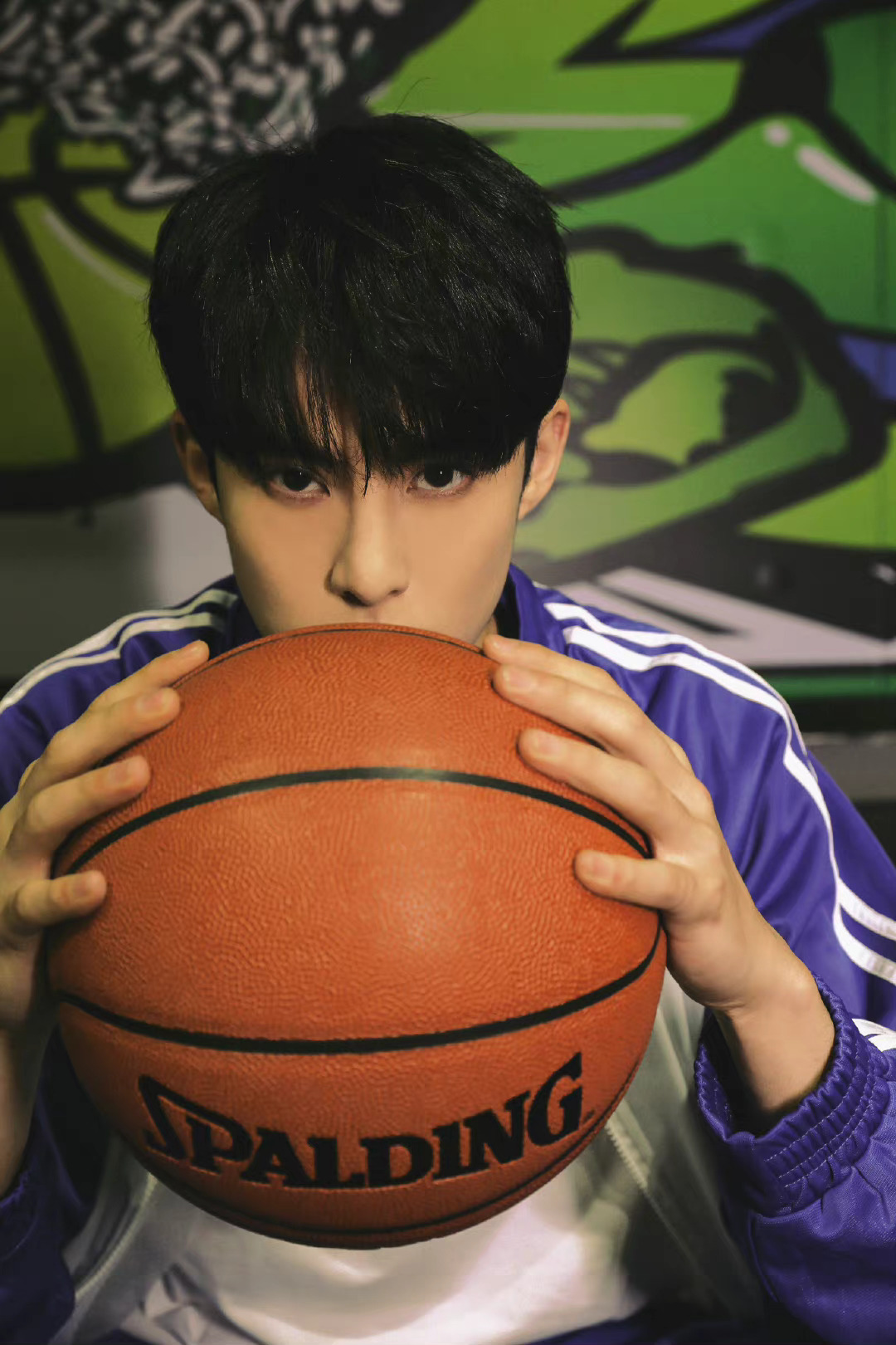 王鹤棣 校服写真__财经头条