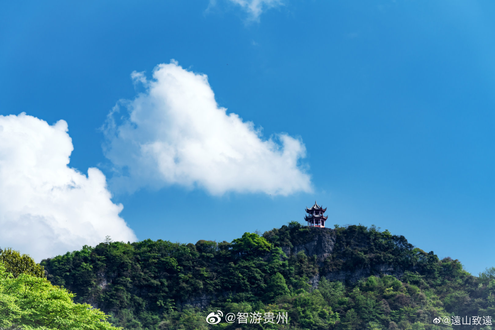 九道水森林公园位于贵州省遵义市正安县境内,因九股泉水而得名