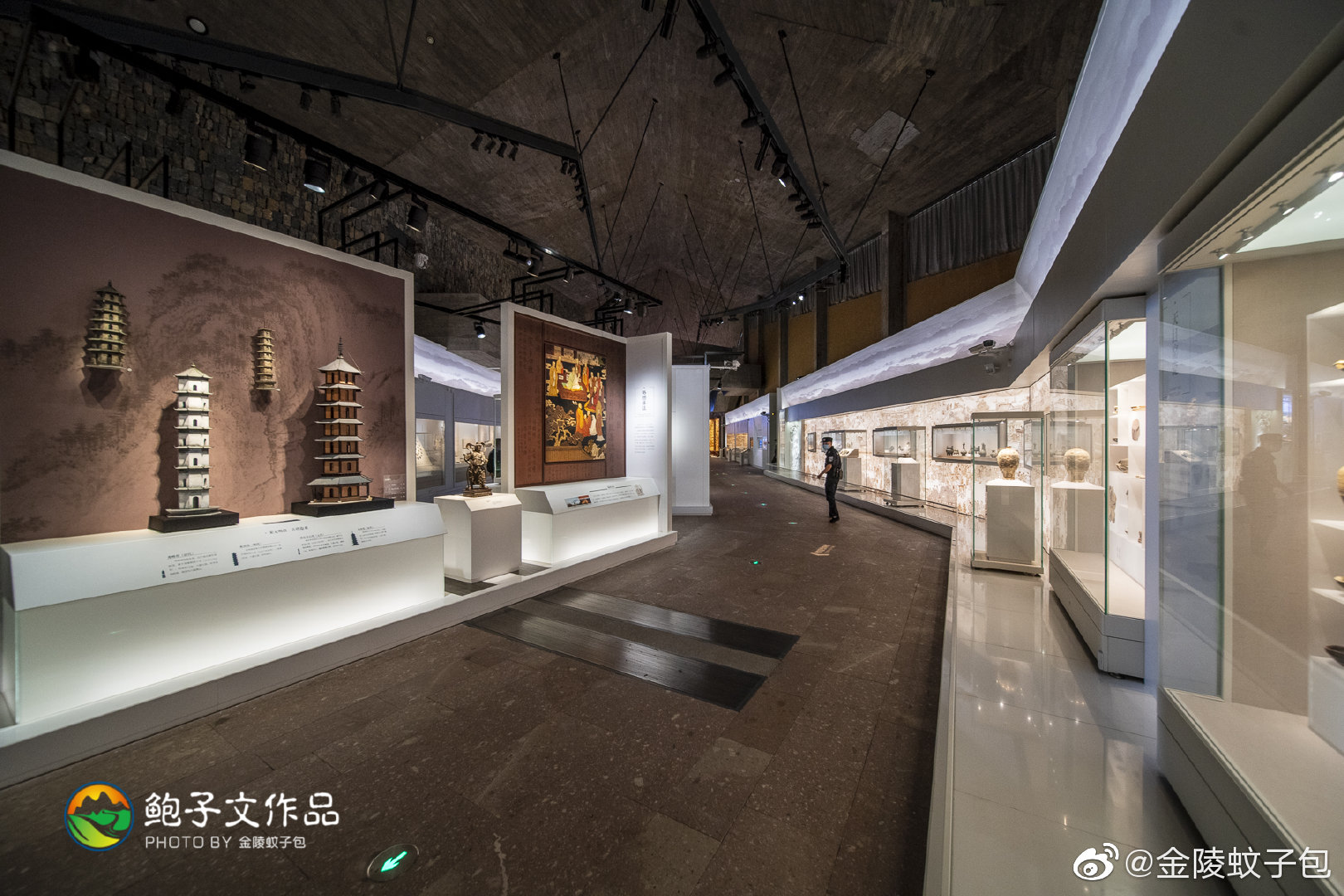 浙江临安博物馆的展厅分为历史厅、精品厅和临时展厅三部分