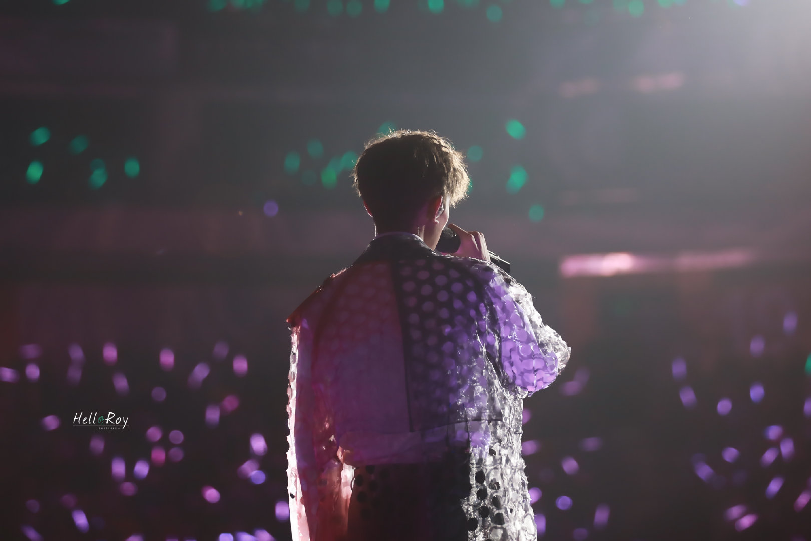 每次看到王源的背影都觉得很安心