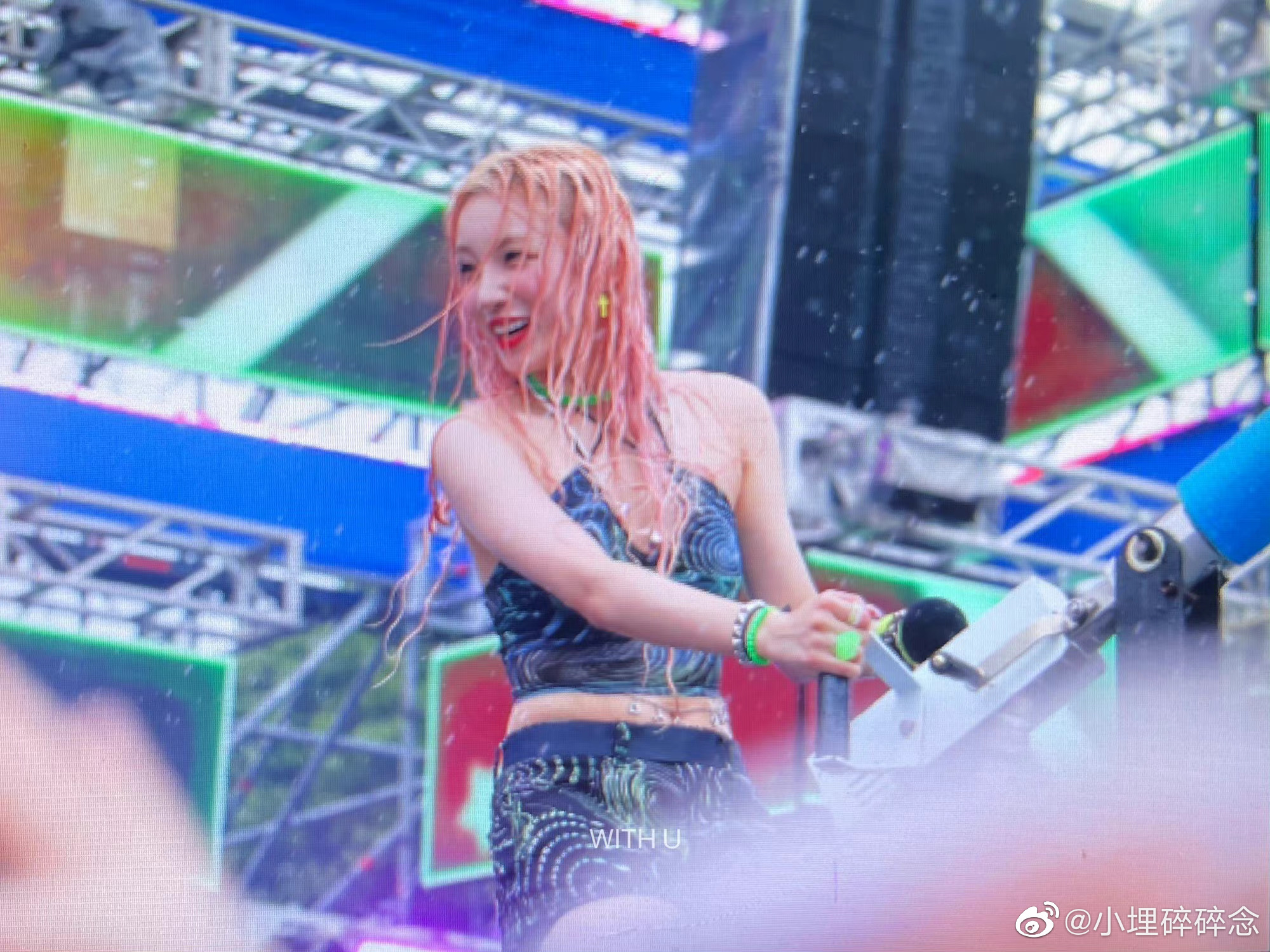 鲨疯了鲨疯了! 这是什么神仙女爱豆! 宋雨琦也太好看了吧__财经头条