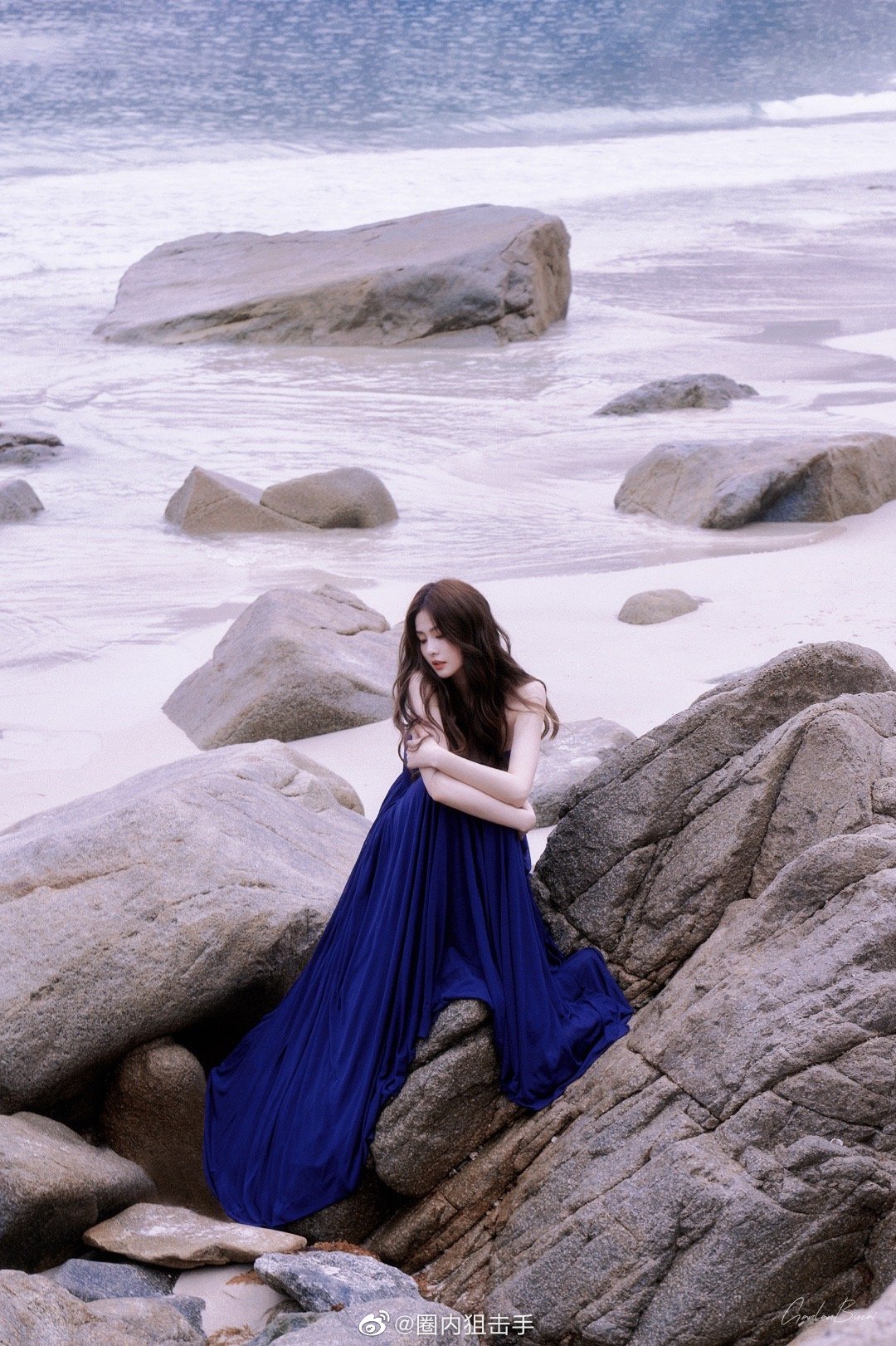 白鹿海边花絮也太美好啦,氛围感十足,美女的身材也太好啦……|白鹿