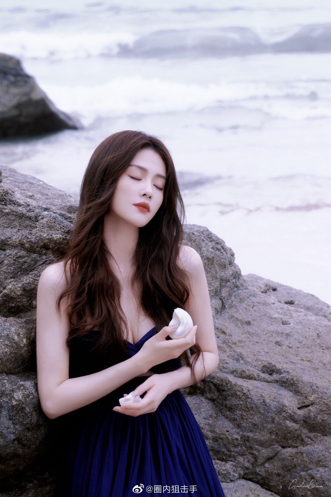 白鹿海边花絮也太美好啦,氛围感十足,美女的身材也太好啦……__财经头条