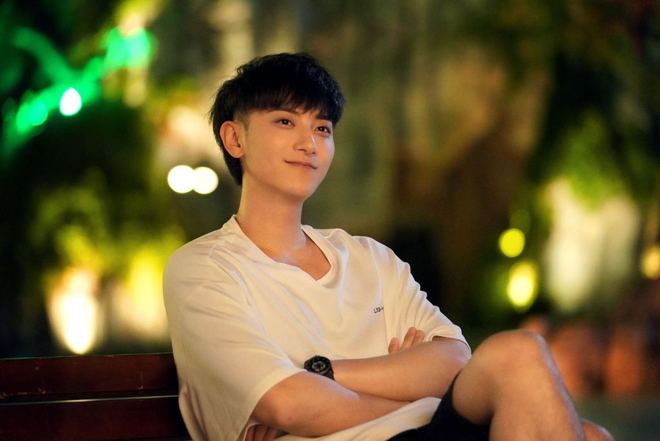 黄子韬领衔主演的都市奇幻爱情剧才不要和老板谈恋爱热播陆询双重人设