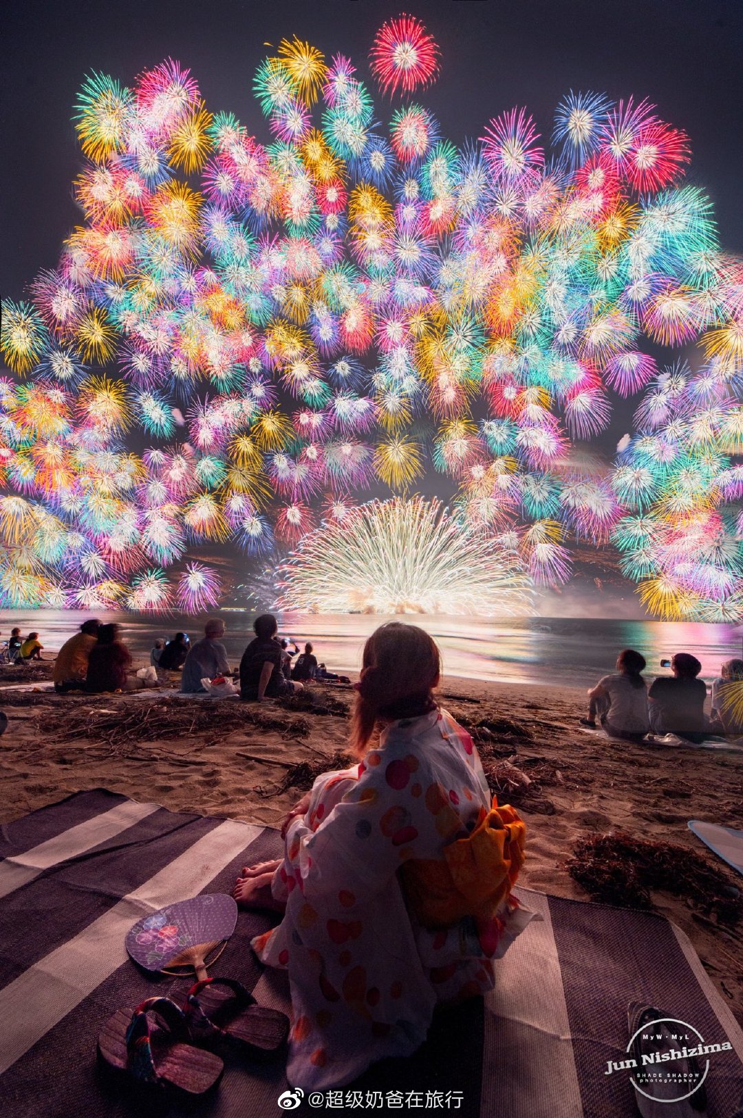 日本三重县的花火大会 星光灿烂 令人惊奇 日本三重县的花火大会 星光灿烂 令人惊奇