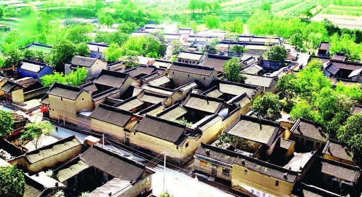 载体不仅见证了晋商家族的兴衰一座座气势恢宏的晋商大院……李家大院