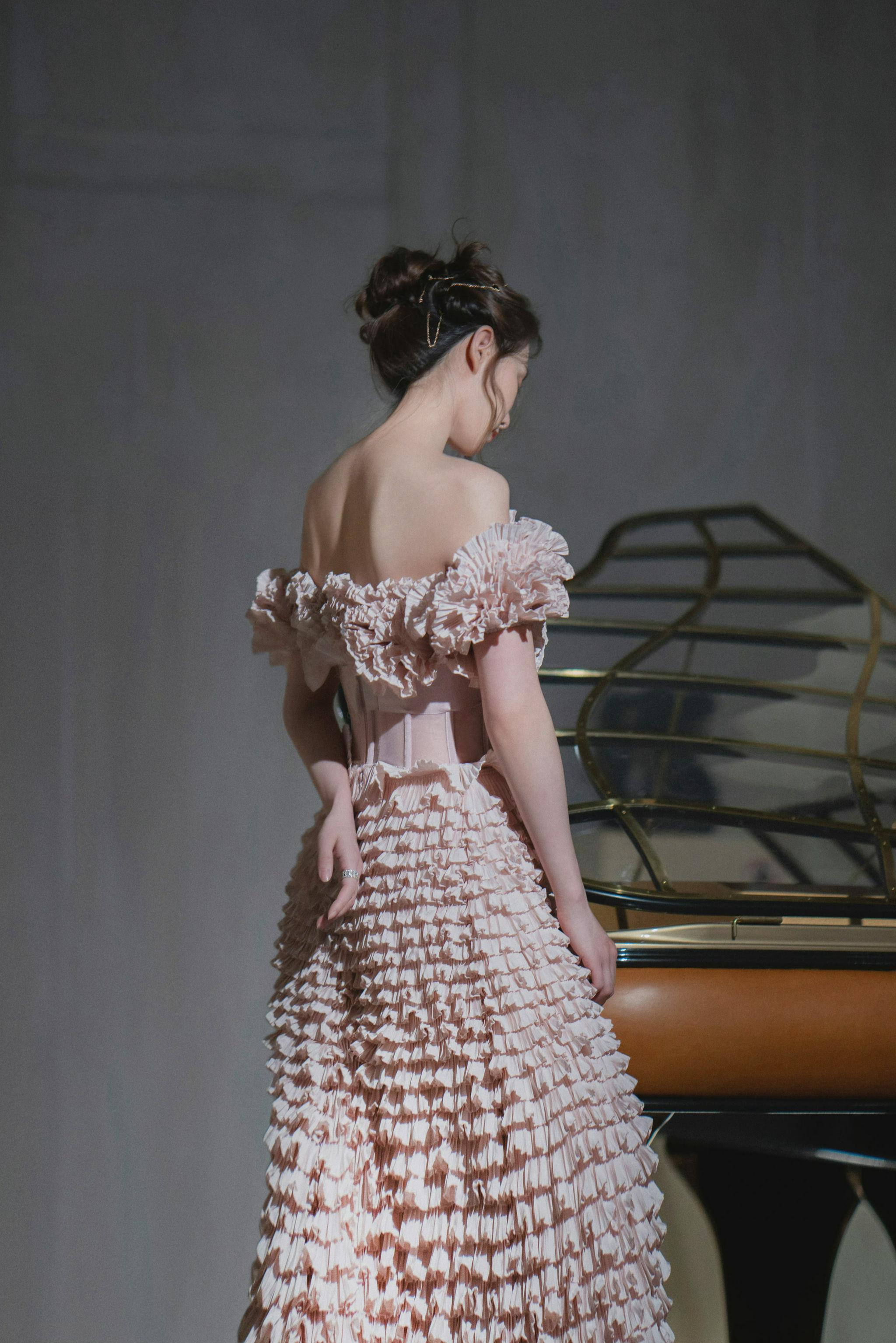 天呐!刘诗诗的直角肩和天鹅颈也太美了吧,怎么会这么完美