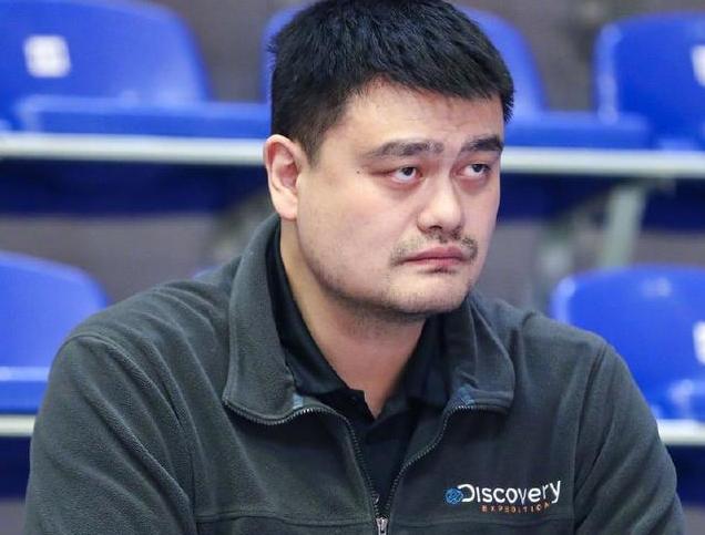 CBA一天四消息！CBA复赛遇麻烦，小丁难回山东，广东又现一新星