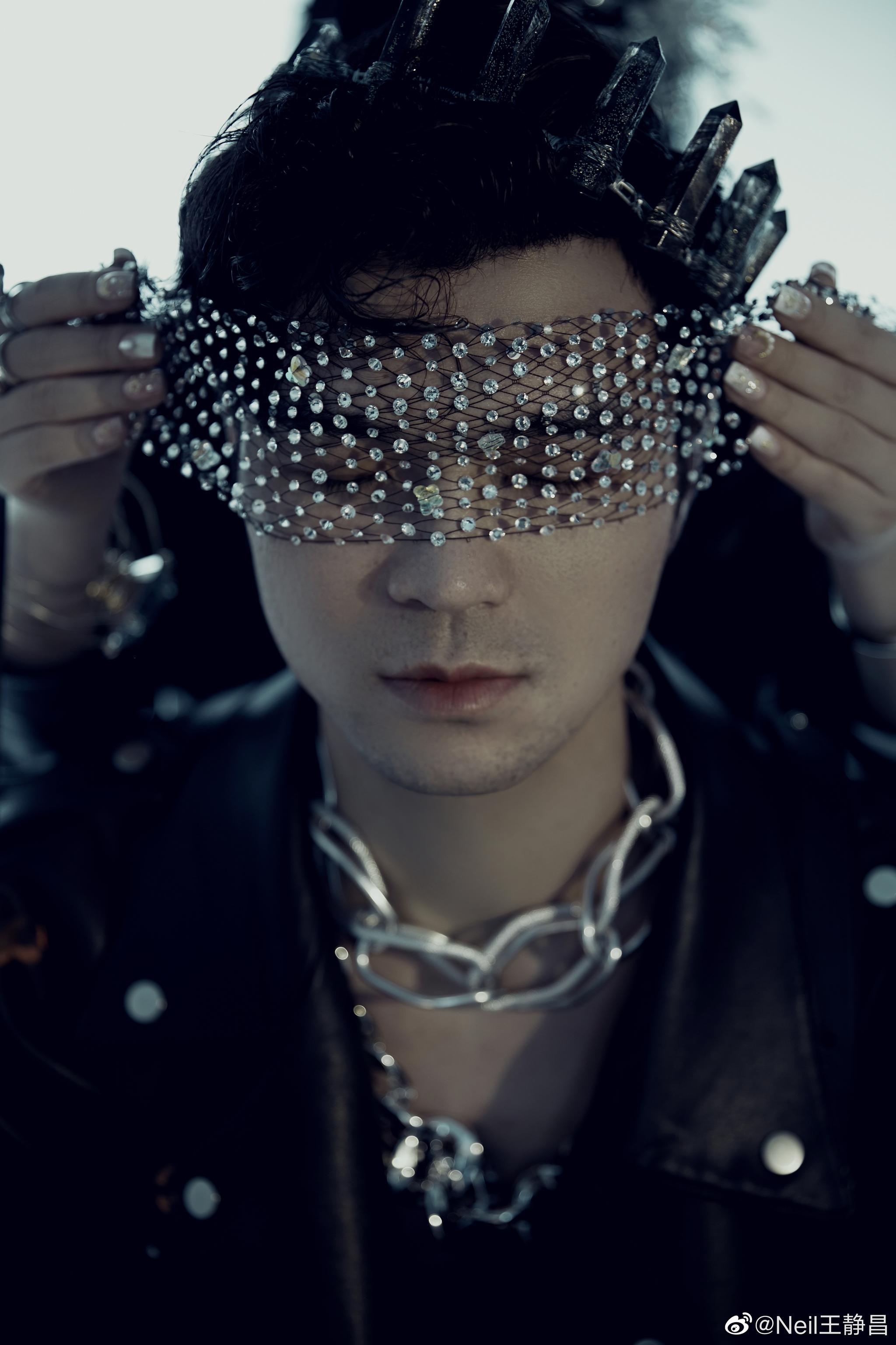 拍了几张装酷的照片