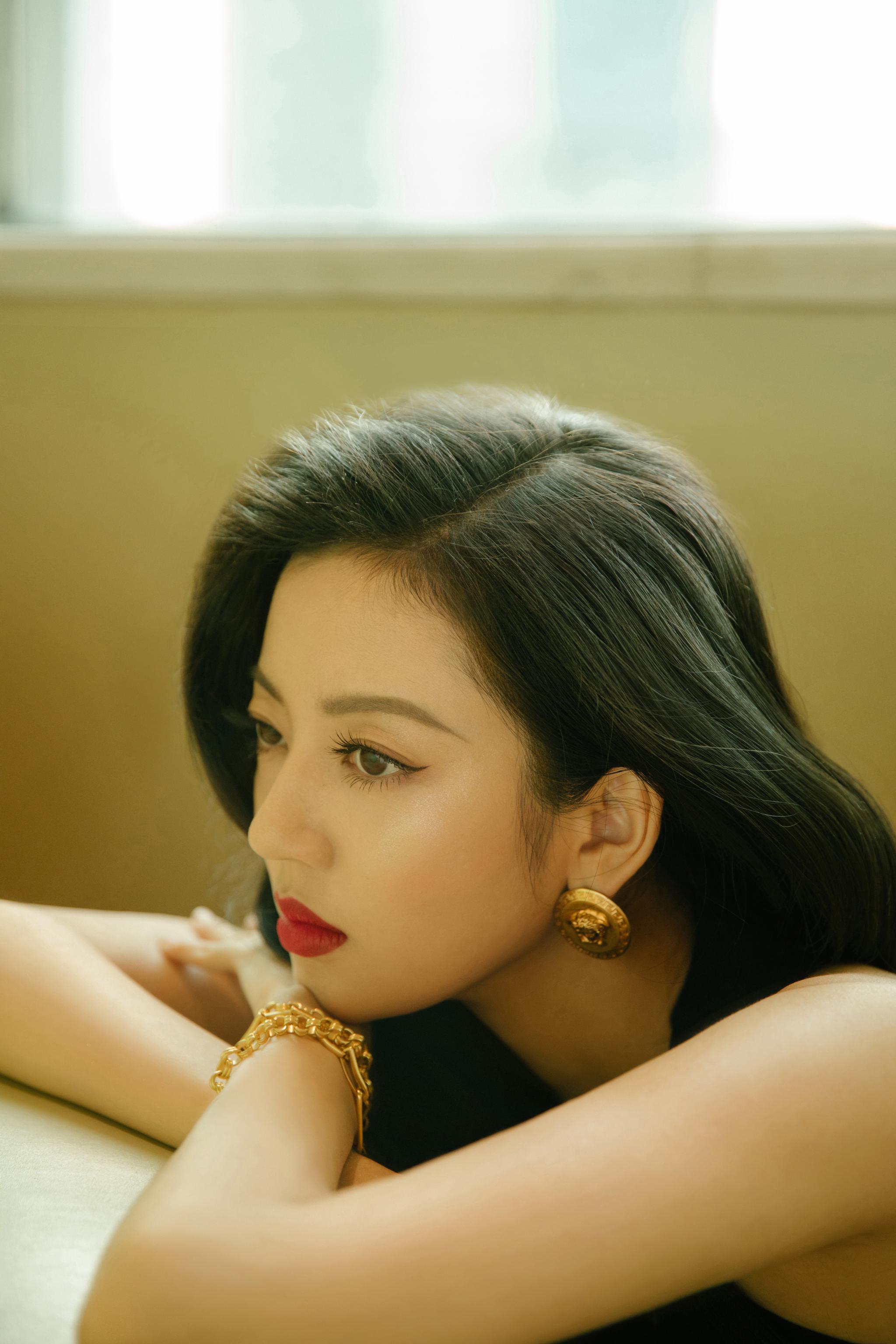 欢娱影视演员何瑞贤亮相kilian凯利安香氛艺术酒廊活动