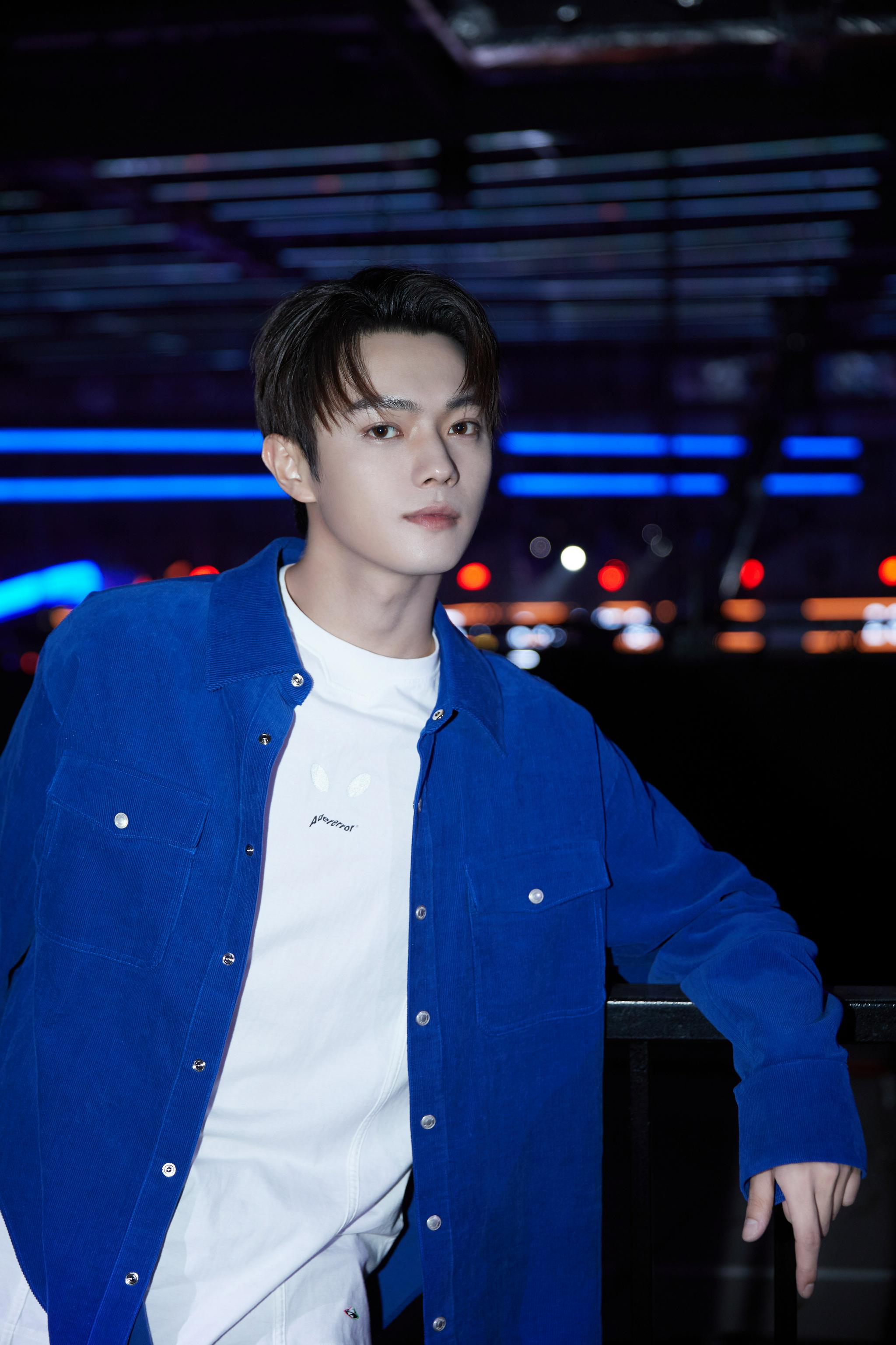 欢娱影视演员许凯soso今日出席平安京opl明星表演赛