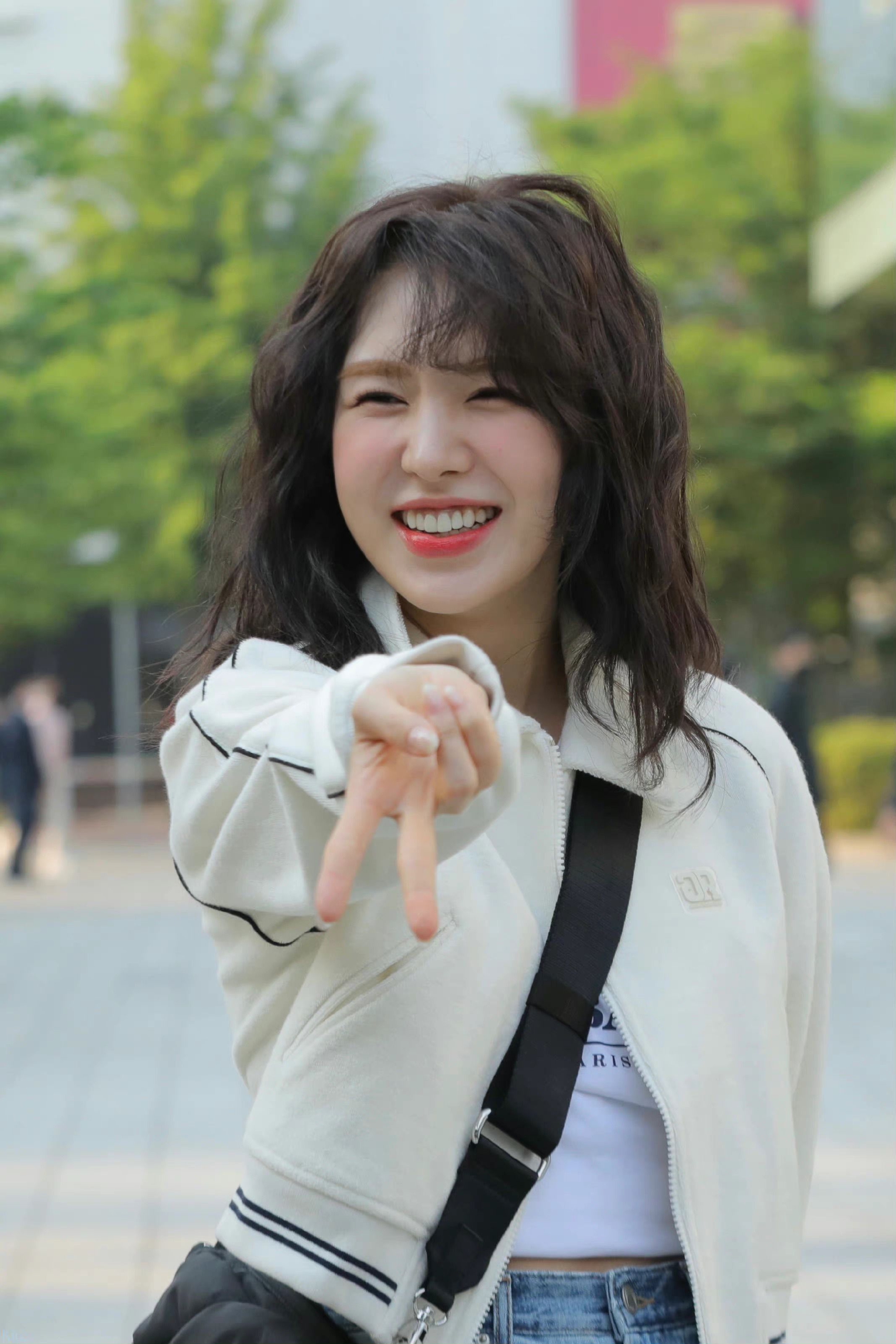 wendy|超治愈系笑容__财经头条