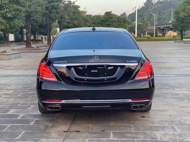 17款迈巴赫s600售价106万处处都彰显其尊贵豪华的气质