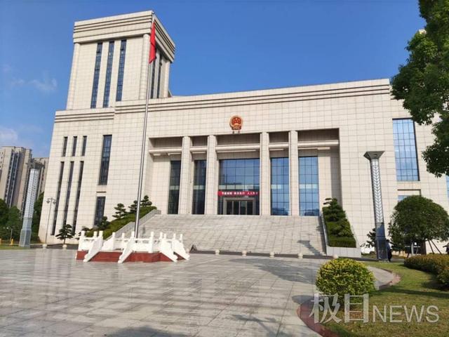 律师回应江西“16岁少年反杀案”二审：是否正当防卫系辩控焦点休闲区蓝鸢梦想 - Www.slyday.coM