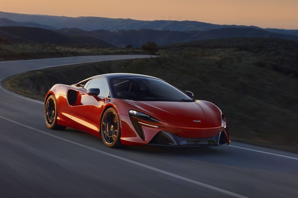 随着全新高性能混动超跑artura迈凯伦即将进入混动新时代