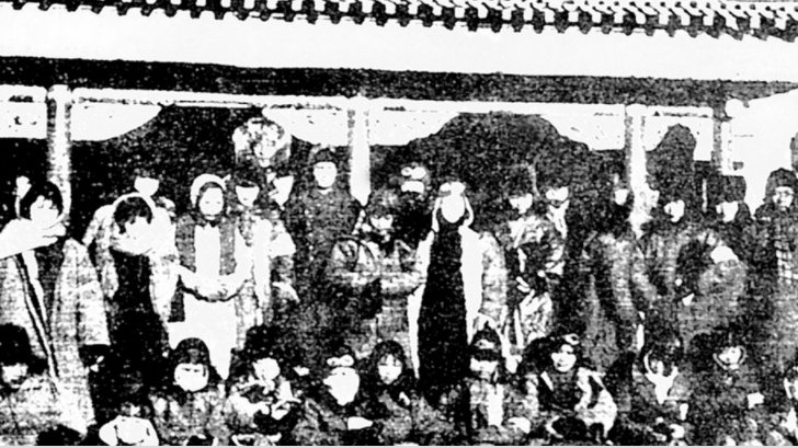 上世纪三四十年代老照片：记录抗日战争期间中国真实情景|上海市|义卖|体育系|师院|文庙_新浪新闻