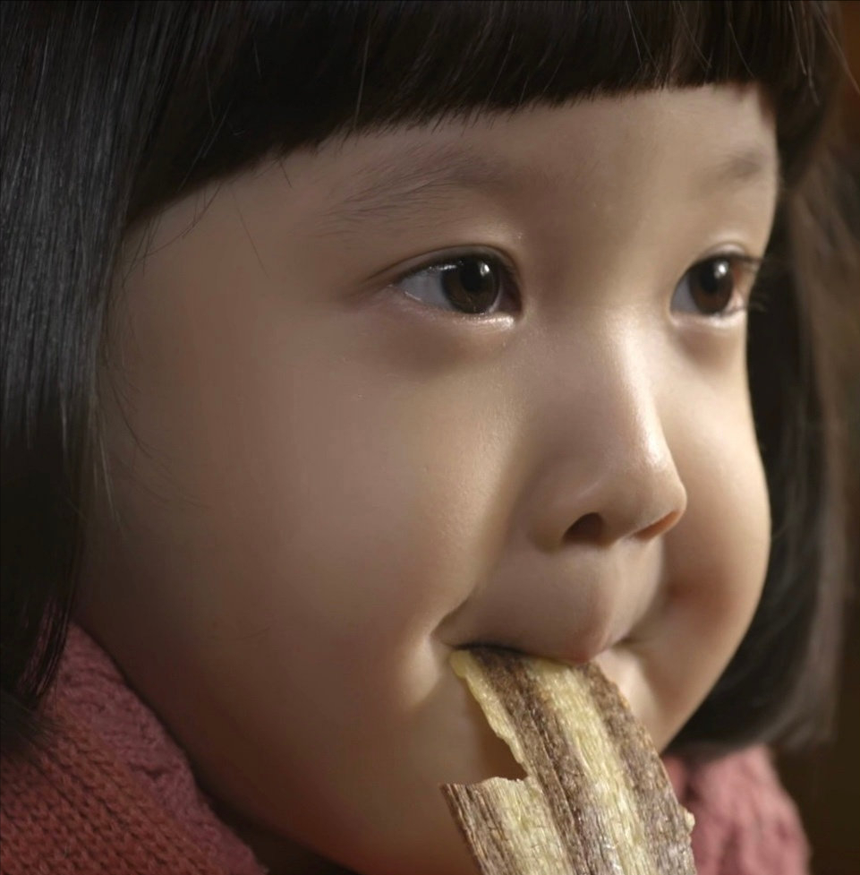 请回答1988珍珠扮演者近照小脸圆嘟嘟开始换牙颜值有变化