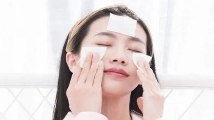 “湿敷护肤”的原理是什么?怎么做才是有效的湿敷护肤?|护肤品|皮肤|面膜|化妆水|护理_新浪新闻