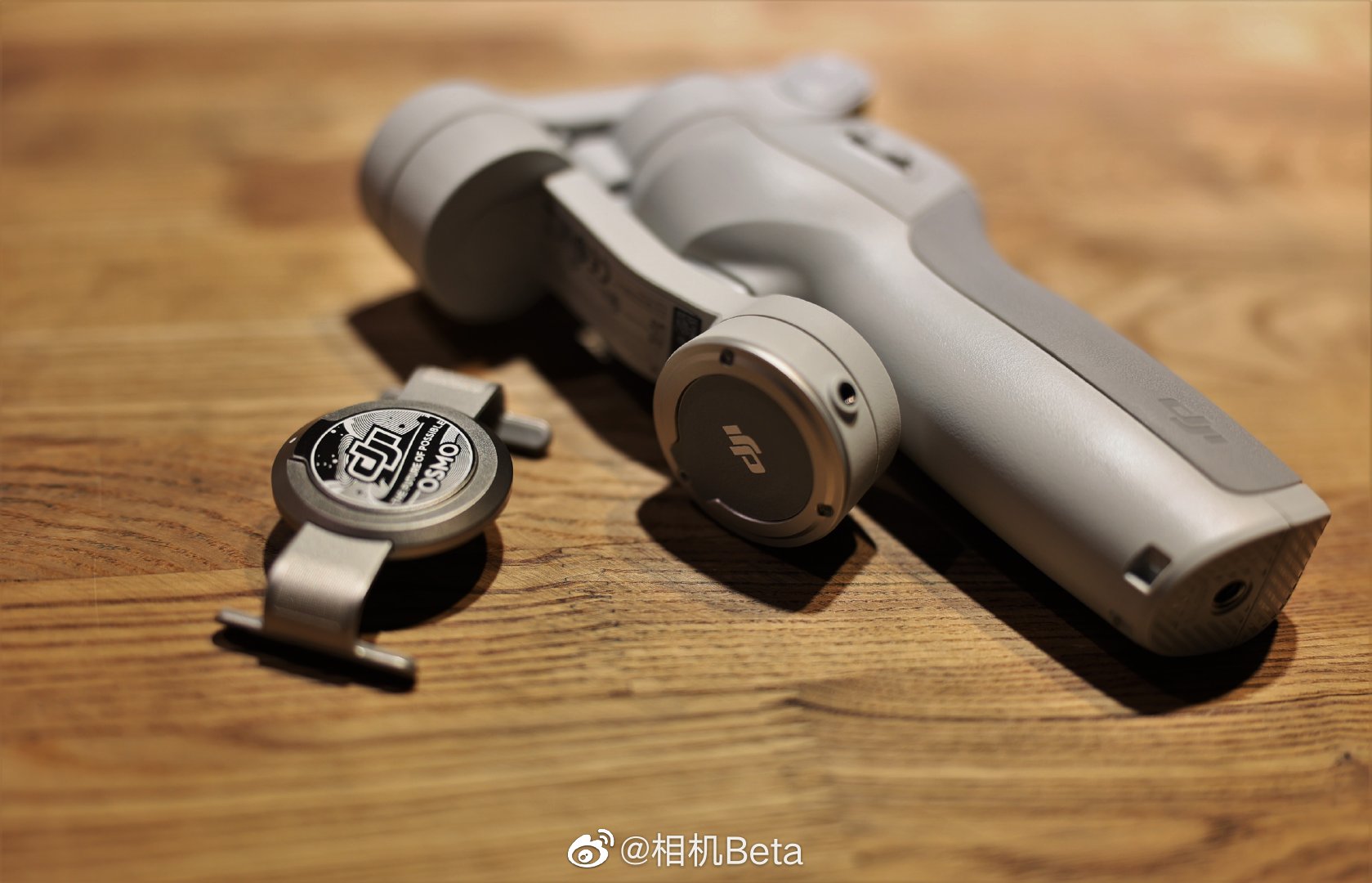 大疆全新dji om 4手机云台正式发布,售价899元