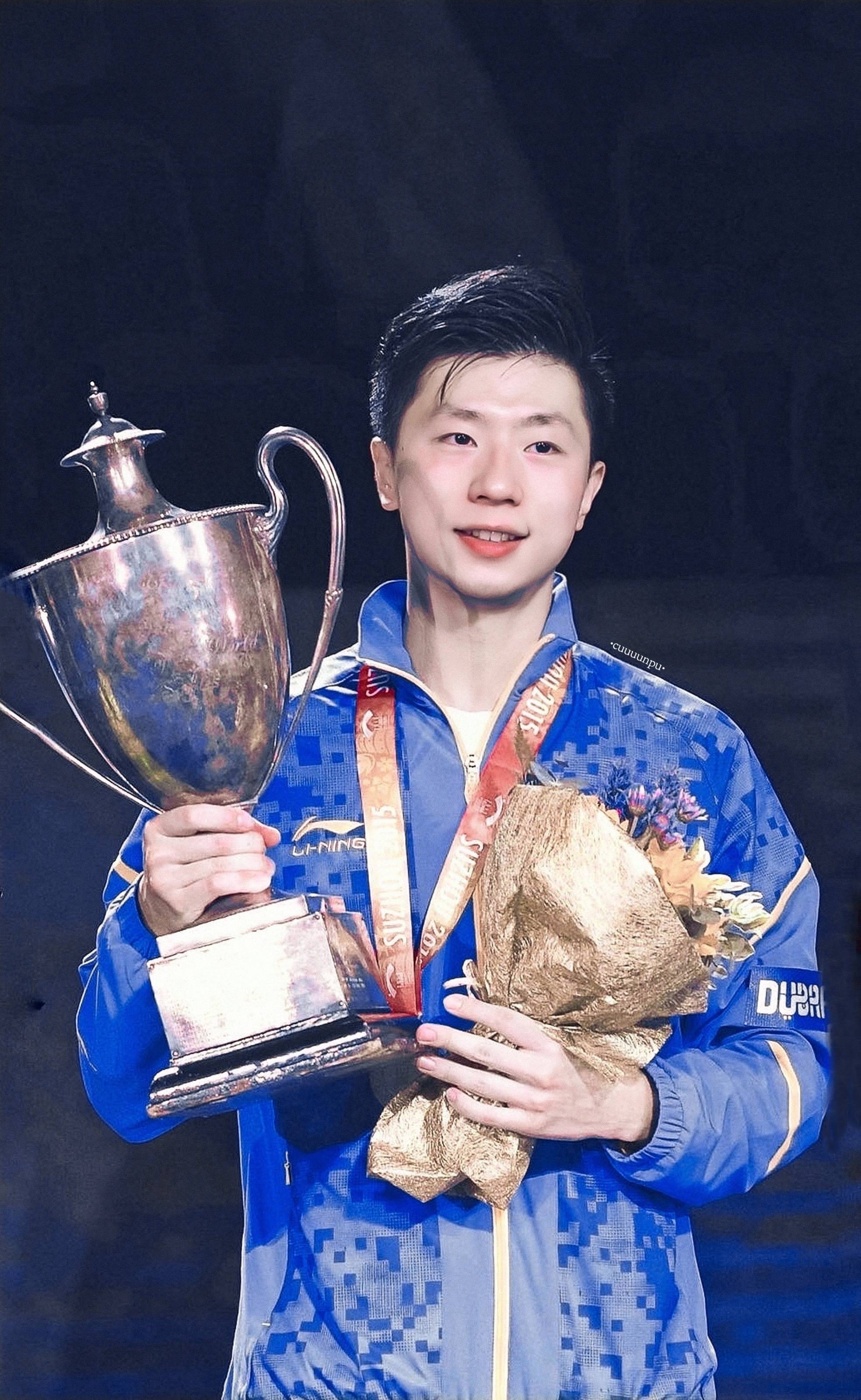 微博网友刷屏祝贺马龙樊振东,马龙:前所未有 无懈可击