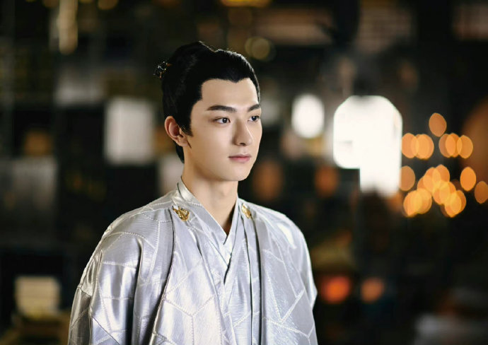 论妆造的重要性: (图1-4:林一现代装) (图5-6:林一古装)__财经头条