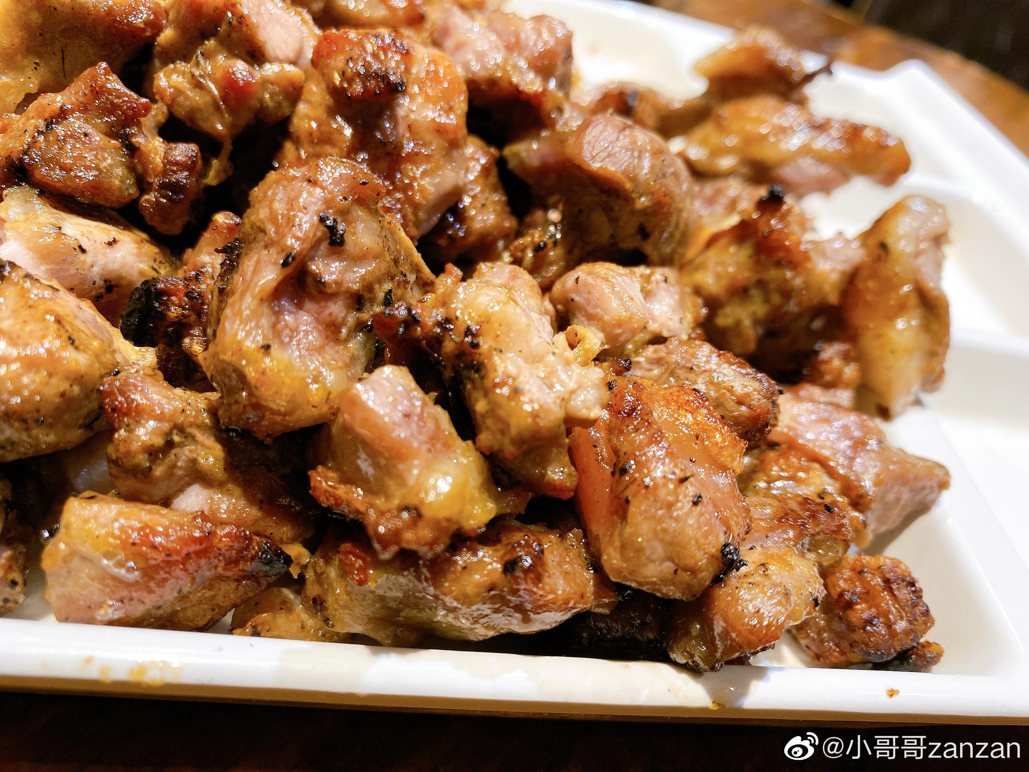 u1s1你觉得烤羊肉是大块的好 还是小块?@鲜城_高清图集_新浪网