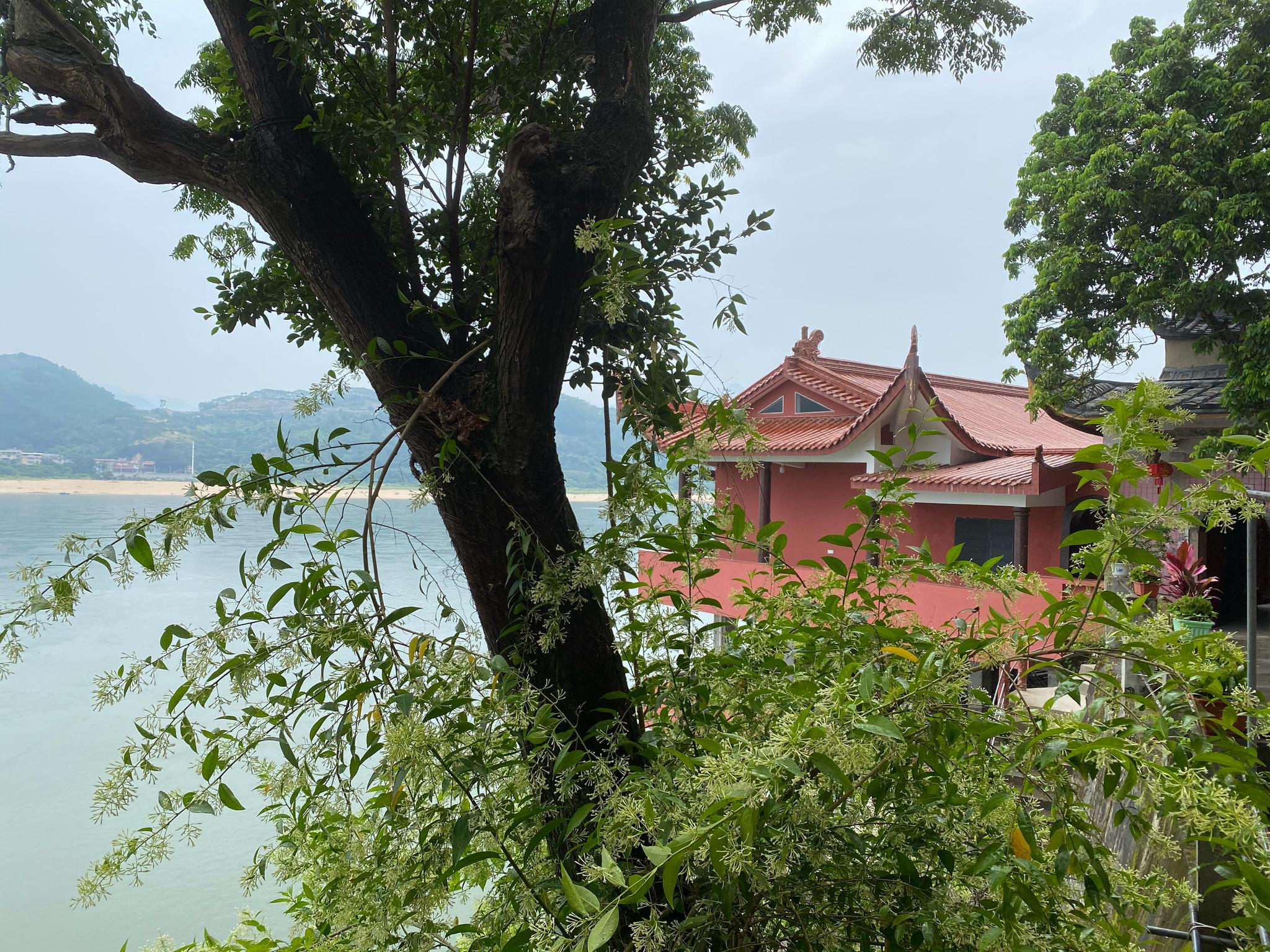 闽侯白沙金钟阁寺,依山傍水