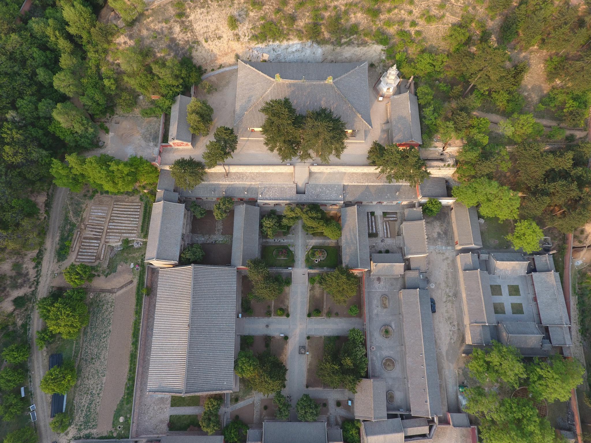 航拍国宝佛光寺,换个角度看唐代木构东大殿_高清图集_新浪网