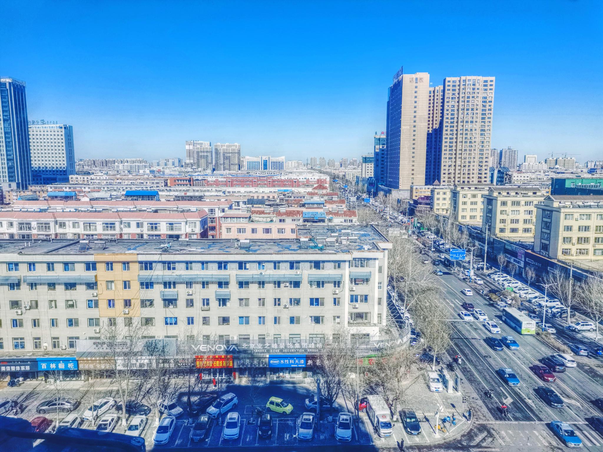 通辽市交通路和明仁大街,原创拍摄__财经头条