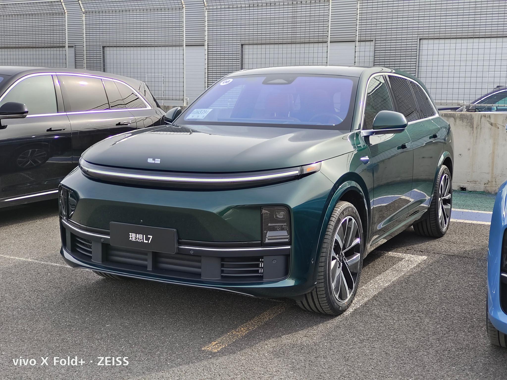 理想l7各种颜色实拍图片版,唯独少了红色比较遗憾__财经头条