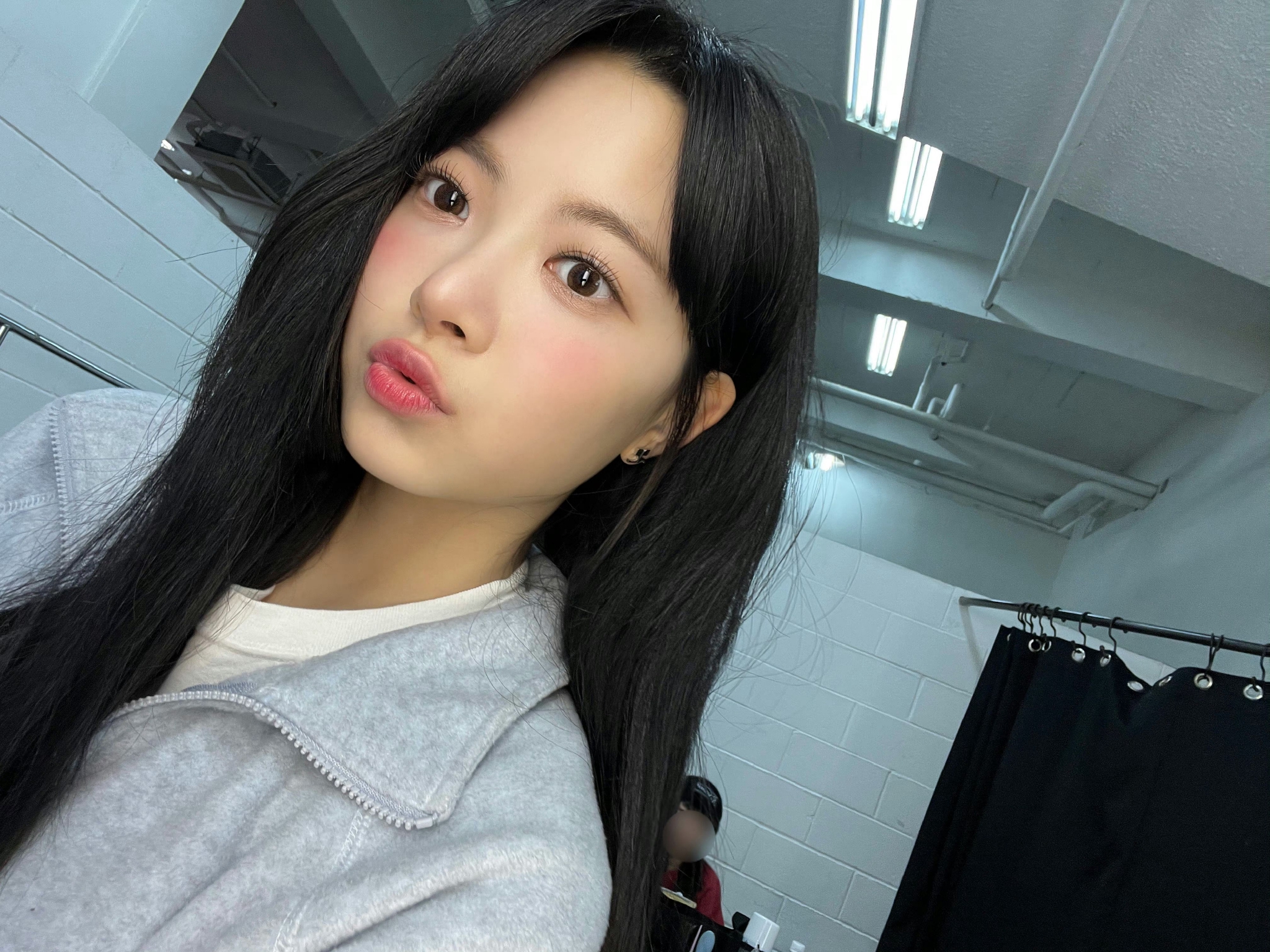 洪恩采の自拍集__财经头条