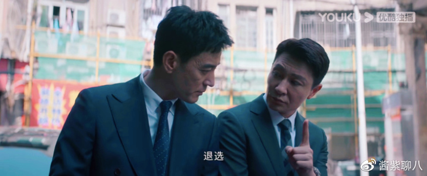 演戏有张力多重要,李光洁一个站姿将氛围感拉满,戏外转头变吃播休闲区蓝鸢梦想 - Www.slyday.coM 演戏有张力多重要,李光洁一个站姿将氛围感拉满,戏外转头变吃播休闲区蓝鸢梦想 - Www.slyday.coM