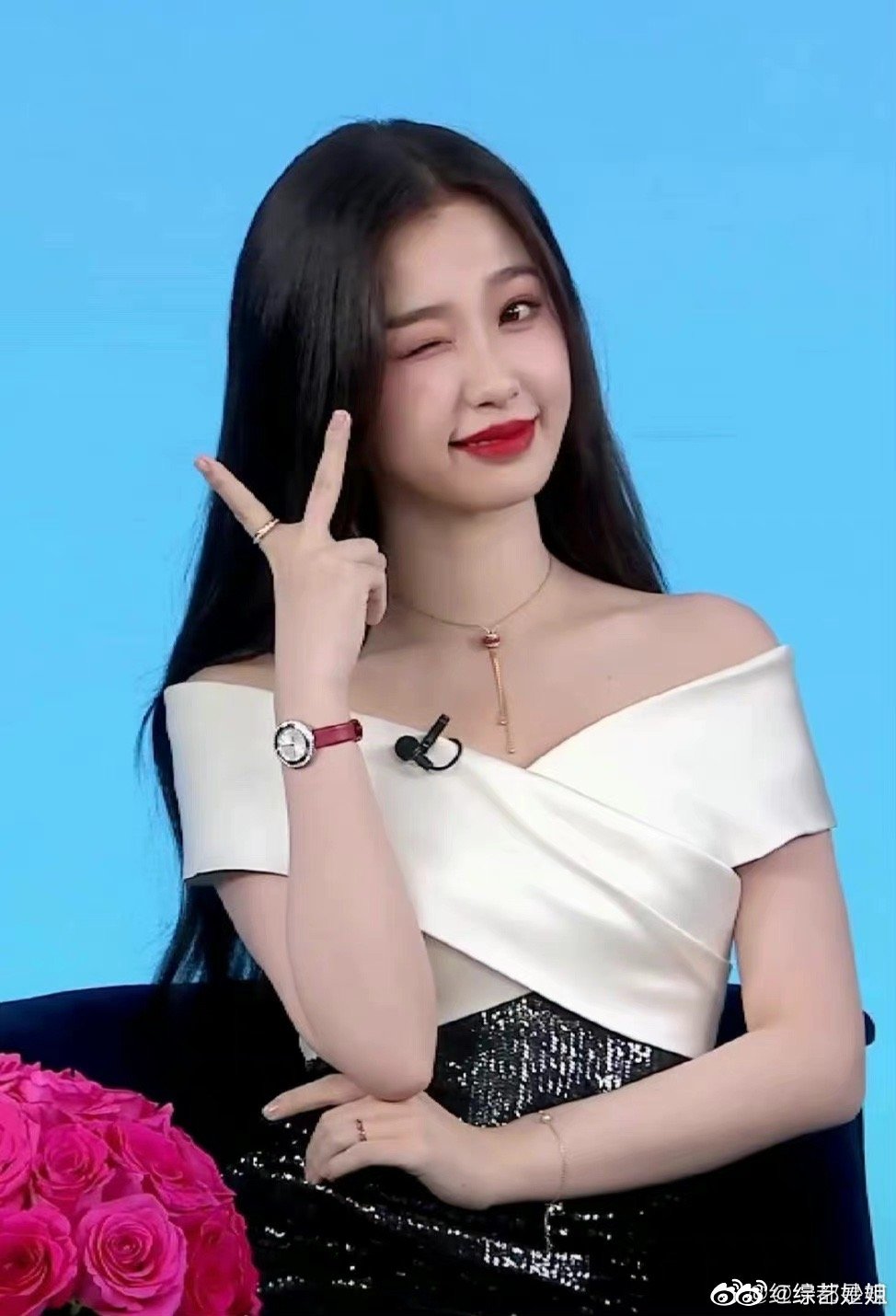 来看虞书欣今晚直播截图wink比耶笑起来好甜